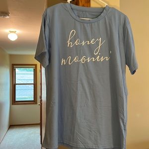 Periwinkle Honey moonin’ t-shirt